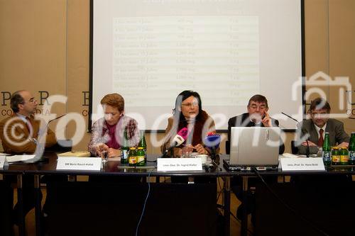 Pressekonferenz: Neue Initiative im Einsatz für die Knochengesundheit - Podiumsteilnehmer: BM Maria Rauch-Kallat, Univ.-Doz. Dr. Ingrid Kiefer, Univ.-Prof. Dr. Hans Bröll, Univ.-Prof. Dr. Klaus Klaushofer und Univ.-Prof. Dr. Heinrich Resch