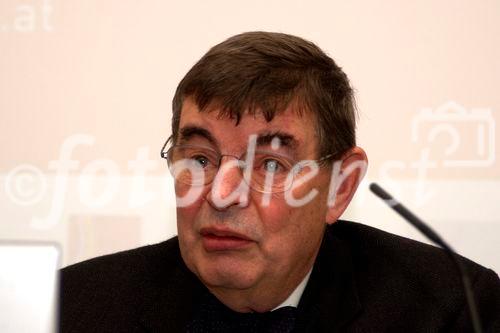 Pressekonferenz: Neue Initiative im Einsatz für die Knochengesundheit - Podiumsteilnehmer: BM Maria Rauch-Kallat, Univ.-Doz. Dr. Ingrid Kiefer, Univ.-Prof. Dr. Hans Bröll, Univ.-Prof. Dr. Klaus Klaushofer und Univ.-Prof. Dr. Heinrich Resch