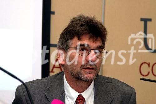 Pressekonferenz: Neue Initiative im Einsatz für die Knochengesundheit - Podiumsteilnehmer: BM Maria Rauch-Kallat, Univ.-Doz. Dr. Ingrid Kiefer, Univ.-Prof. Dr. Hans Bröll, Univ.-Prof. Dr. Klaus Klaushofer und Univ.-Prof. Dr. Heinrich Resch