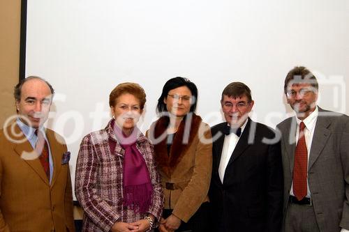 Pressekonferenz: Neue Initiative im Einsatz für die Knochengesundheit - Podiumsteilnehmer: BM Maria Rauch-Kallat, Univ.-Doz. Dr. Ingrid Kiefer, Univ.-Prof. Dr. Hans Bröll, Univ.-Prof. Dr. Klaus Klaushofer und Univ.-Prof. Dr. Heinrich Resch