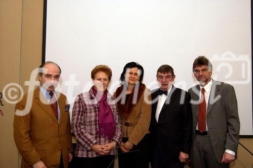 Pressekonferenz: Neue Initiative im Einsatz für die Knochengesundheit - Podiumsteilnehmer: BM Maria Rauch-Kallat, Univ.-Doz. Dr. Ingrid Kiefer, Univ.-Prof. Dr. Hans Bröll, Univ.-Prof. Dr. Klaus Klaushofer und Univ.-Prof. Dr. Heinrich Resch