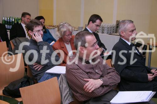 Neueste technologische Innovationen in Diagnostik und Therapie im Rudofinerhaus. Bild: Journalisten bei der Pressekonferenz. Foto: Anna Rauchenberger