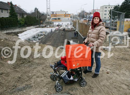 (C) fotodienst/Anna Rauchenberger - Wien, 17.12.2008 - WBV-GPA: Spatenstich für das Frauenwohnprojekt ro*sa. FOTO: zukünftige Bewohnerin.