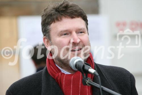 (C) fotodienst/Anna Rauchenberger - Wien, 17.12.2008 - WBV-GPA: Spatenstich für das Frauenwohnprojekt ro*sa. FOTO: Dr. Michael Ludwig (Wohnbaustadtrat)