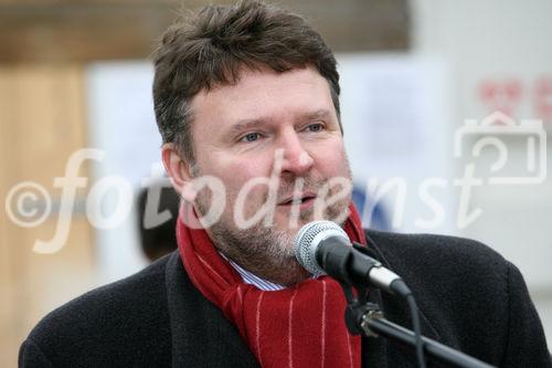 (C) fotodienst/Anna Rauchenberger - Wien, 17.12.2008 - WBV-GPA: Spatenstich für das Frauenwohnprojekt ro*sa. FOTO: Dr. Michael Ludwig (Wohnbaustadtrat)