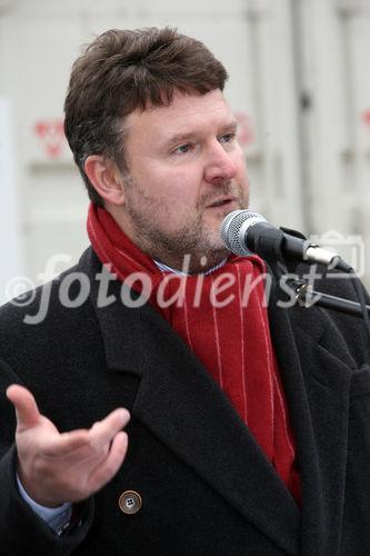 (C) fotodienst/Anna Rauchenberger - Wien, 17.12.2008 - WBV-GPA: Spatenstich für das Frauenwohnprojekt ro*sa. FOTO: Dr. Michael Ludwig (Wohnbaustadtrat)