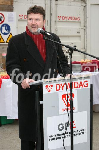 (C) fotodienst/Anna Rauchenberger - Wien, 17.12.2008 - WBV-GPA: Spatenstich für das Frauenwohnprojekt ro*sa. FOTO: Dr. Michael Ludwig (Wohnbaustadtrat)