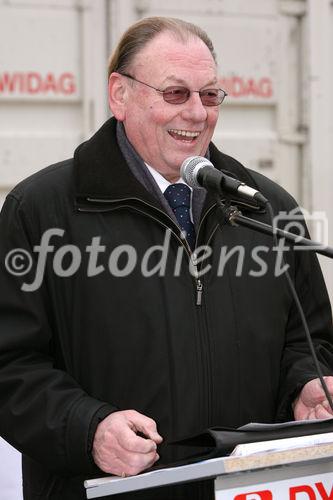 (C) fotodienst/Anna Rauchenberger - Wien, 17.12.2008 - WBV-GPA: Spatenstich für das Frauenwohnprojekt ro*sa. FOTO: Walter Zwiauer (Vorstandsvorsitzender der GPA Privatstiftung).