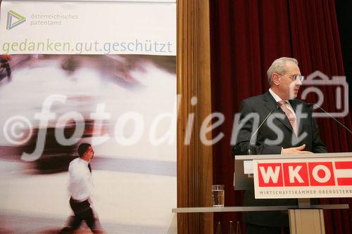 (C) fotodienst/Paul Hamm GmbH - Linz 21.03.2006 - Österreichisches Patentamt: gedanken.gut.geschützt - Services und Rechtschutz für Forschung &Entwicklung. FOTO: Dr. Friedrich Rödler (Präsident Österreichisches Patentamt)