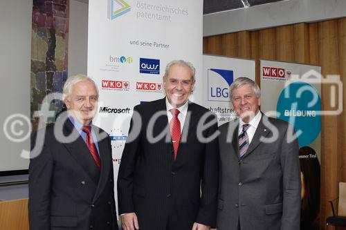 © fotodienst / Die Fotografen Innsbruck
22.2.2006 - Gedanken gut geschützt in der Wirtschaftskammer Tirol
Bild: v.l. Dr. Peter Wörgötter, WK Tirol
             Dr. Friedrich Rödler, Präsident Patentamt
             Kom.Rat Ing. Peter Rathgeber, Vizepräsident WK Tirol