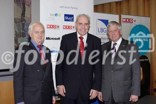 © fotodienst / Die Fotografen Innsbruck
22.2.2006 - Gedanken gut geschützt in der Wirtschaftskammer Tirol
Bild: v.l. Dr. Peter Wörgötter, WK Tirol
             Dr. Friedrich Rödler, Präsident Patentamt
             Kom. Rat Ing. Peter Rathgeber, Vizepräsident WK Tirol