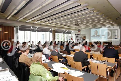 © fotodienst / Die Fotografen Innsbruck
22.2.2006 - Gedanken gut geschützt in der Wirtschaftskammer Tirol
Bild: Fritz Miller Saal / WK Tirol