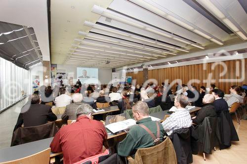 © fotodienst / Die Fotografen Innsbruck
22.2.2006 - Gedanken gut geschützt in der Wirtschaftskammer Tirol
Bild: Fritz Miller Saal / WK Tirol
