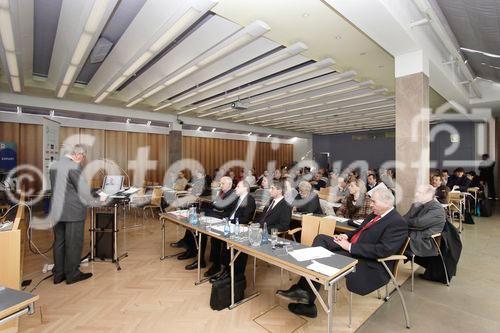 © fotodienst / Die Fotografen Innsbruck
22.2.2006 - Gedanken gut geschützt in der Wirtschaftskammer Tirol
Bild: Fritz Miller Saal - WK Tirol / Redner Ing. Rathgeber