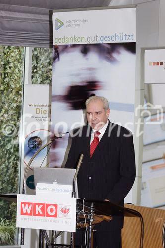 © fotodienst / Die Fotografen Innsbruck
22.2.2006 - Gedanken gut geschützt in der Wirtschaftskammer Tirol
Bild: Dr. Friedrich Rödler, Präsident Patentamt