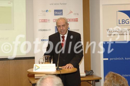 (C) fotodienst / Kurt Hebenstreit - Vorarlberg21.02.2006 - Gedanken gut geschützt in der Wirtschaftskammer Vorarlbergv.l. Sabine ...  (Leiter d. ... )