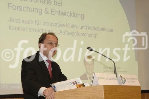 (C) fotodienst / Kurt Hebenstreit - Vorarlberg
21.02.2006 - Gedanken gut geschützt in der Wirtschaftskammer Vorarlberg
WP/StB Mag. Heinz Harb LBG Wirtschaftstreuhand Österreich