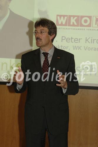 (C) fotodienst / Kurt Hebenstreit - Vorarlberg
21.02.2006 - Gedanken gut geschützt in der Wirtschaftskammer Vorarlberg
Bild: Dr. Peter Kircher Direktor der Vlbg. Wirtschaftskammer