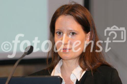 (C) fotodienst/Anna Rauchenberger - Wien - 24.10.2006 - KEF fordert von der neuen Regierung Maßnahmen, die eine professionelle und reflektierte wissenschaftliche Zusammenarbeit mit Entwicklungsländern ermöglicht. FOTO: Katrin Oberhofer (KEF).