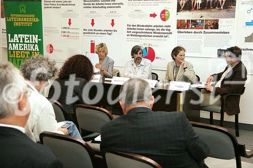 (C) fotodienst/Anna Rauchenberger - Wien 11.05.2006 - EU - Lateinamerika: Roundtable über Wissenschaft, Wirtschaft, Politik, veranstaltet von der Kommission für Entwicklungsfragen. FOTO: Mag. Barbara Weitgruber, M.A. (BMBWK, Sektion VI, Wissenschaftliche Forschung, internationale Angelegenheiten), Dr. Andrés Musacchio (Universidad de Buenos Aires, Direktor des Centro de Estudios Internacionales y Latinoamericanos), Dr. Gudrun Lettmayer (Institut für Nachhaltige Techniken u. Systeme - JOINTS. JOANNEUM RESEARCH, Mitglied der Kommission für Entwicklungsfragen), Robert Prazak (Journalist vom Wirtschaftsblatt, Moderation).