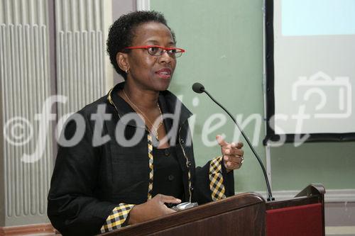 Workshop: A critical look at the role of research in achieving the Millennium Development Goals. Bild: Prof. Hannah Akuffo (Swedish Agency for International Development Cooperation/Department for Research Cooperation). Foto: Anna Rauchenberger