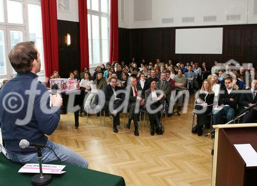 Der CAREER Guide, das Praxishandbuch für Job & Studium ist heute im Rahmen einer Podiumsdiskussion präsentiert worden. 
