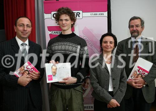 Bild v.l: Markus Gruber (Herausgeber), Gewinner, Dr. Heidrun Strohmeyer (Sektionschefin BM:BWK), Peter Härtel (VWG) 