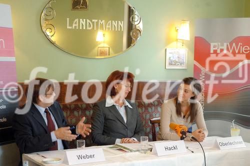 Nur die Besten sollen Lehrer werden. 
Foto v.li.na.re: Michael Weber (PH Wien); Mag.Dr.Dagmar Hackl (Rektorin PH Wien); Alena Oberlerchner (angeh. Studentin PH Wien)
©fotodienst/Nadine Bargad