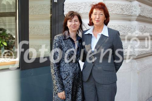 Nur die Besten sollen Lehrer werden. 
Foto v.li.na.re: Gabriela Götz-Ritchie (PH Wien); Mag.Dr.Dagmar Hackl (Rektorin PH Wien)
©fotodienst/Nadine Bargad