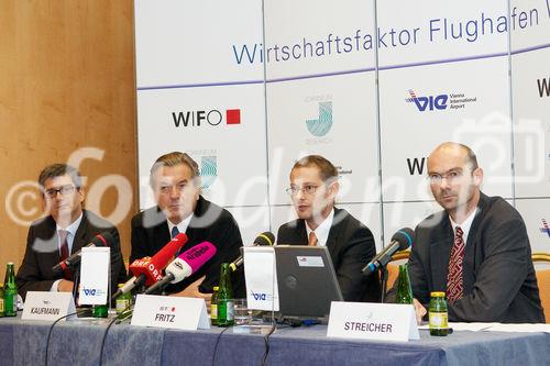 (c) fotodienst/Dan Carabas - Wien 22.06.07 - Pressekonferenz zum Thema Wirtschaftsfaktor Flughafen Wien - FOTO: v.li. Herr Kochwalter, Herr Kaufmann, Herr Fritz, Herr Streicher