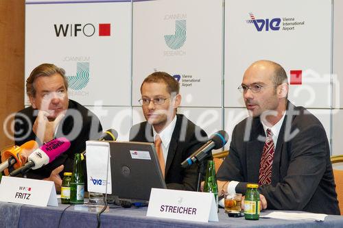 (c) fotodienst/Dan Carabas - Wien 22.06.07 - Pressekonferenz zum Thema Wirtschaftsfaktor Flughafen Wien - FOTO: v.li. Herr Kaufmann, Herr Fritz, Herr Streicher