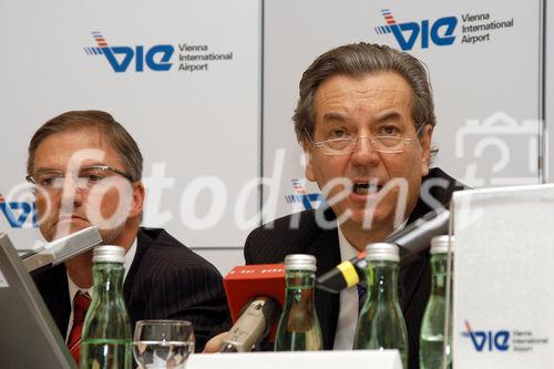 (C)fotodienst/Mag. Daniel Katzinger - Wien 22.03.2007
Flughafen Wien AG: Bilanzpressekonferenz für das Jahr  2006 
Foto v.l.: Gerhard Schmid (Vienna International Airport),  Mag. Herbert Kaufmann (Vorstandsprecher der Flughafen Wien AG)