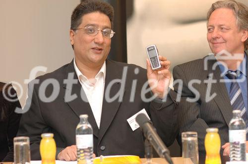 (c) Fotodienst / Daniel K. Gebhart - Pressebrunch zum Rauchertelefon und Symposium zum Welt-Nichtrauchertag - FOTO: Kawaldip Shemi (Europäisches Netzwerk der Quitlines), Gen. Dir. Konrad Köck (Niederösterreichische Gebietskrankenkasse)