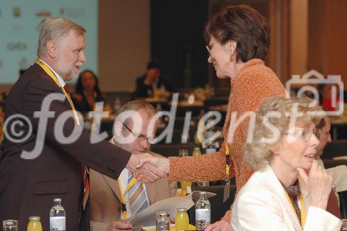 (c) Fotodienst / Daniel K. Gebhart - Pressebrunch zum Rauchertelefon und Symposium zum Welt-Nichtrauchertag - FOTO: Symposium Teilnehmer.