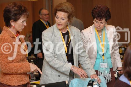 (c) Fotodienst / Daniel K. Gebhart - Pressebrunch zum Rauchertelefon und Symposium zum Welt-Nichtrauchertag - FOTO: Symposium Teilnehmer.