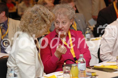 (c) Fotodienst / Daniel K. Gebhart - Pressebrunch zum Rauchertelefon und Symposium zum Welt-Nichtrauchertag - FOTO: Symposium Teilnehmer.