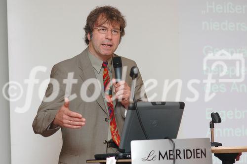 (c) Fotodienst / Daniel K. Gebhart - Pressebrunch zum Rauchertelefon und Symposium zum Welt-Nichtrauchertag - FOTO: Dipl. Psych. Peter Lindinger (WHO Kollaborationszentrum Tabakkontrolle)