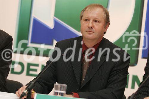 (C) fotodienst/Anna Rauchenberger - Wien 28.02.2006 - Deichmann setzt mit Elefanten-Kinderschuhen und der Herrenschuhmarke Gallus die Erfolgsgeschichten von zwei Traditionsmarken fort. FOTO : Steffen Hötzel (Technischer Koordinator für die Marke Gallus).