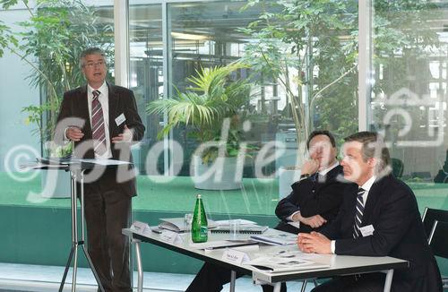 Bilanzmedienkonferenz Goldbach Media AG. Bild: Klaus Kappeler, Chief Executive Officer (CEO) der Goldbach Media AG; Mario Hrastnig, Chief Financial Officer (CFO) der Goldbach Media AG; Peter A.C. Blum, Praesident des Verwaltungsrates der Goldbach Media AG