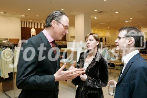 Pressegespräch und Presseführung in neuer Peek & Cloppenburg Filiale in City Arkaden Klagenfurt anlässlich bevorstehender Eröffnung
Bild: Marcus Kossendey (Managing Director P&C) im Gespräch mit Journalisten