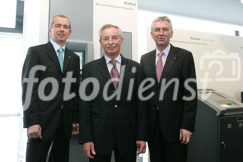 (C) fotodienst/Paul Hamm GmbH - Linz 16.03.2006 - KEBA - Personelle Änderungen im Vorstand und internationaler Grossauftrag - Pressegespräch KEBA AG. FOTO v.l.: Franz HÖLLER (technischer Vorstand KEBA AG), Karl KLETZMAIER (Aufsichtsrat KEBA AG), Gerhard LUFTENSTEINER (Vorstandsvorsitzender KEBA AG)