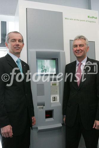 (C) fotodienst/Paul Hamm GmbH - Linz 16.03.2006 - KEBA - Personelle Änderungen im Vorstand und internationaler Grossauftrag - Pressegespräch KEBA AG. FOTO v.l.: Franz HÖLLER (technischer Vorstand KEBA AG), Gerhard LUFTENSTEINER (Vorstandsvorsitzender KEBA AG)