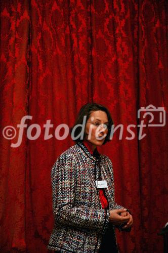 (C) fotodienst/ Marco Frauchiger - Bern 20.03.2006 – Präsentation der Resultate der vorgenommenen Studie und Roundtable-Gespräche im Berner Bellevue Palace. FOTO: 
Prof. Dr. Heide Brücher (Leiterin Kompetenzzentrum E-Government Berner Fachhochschule).