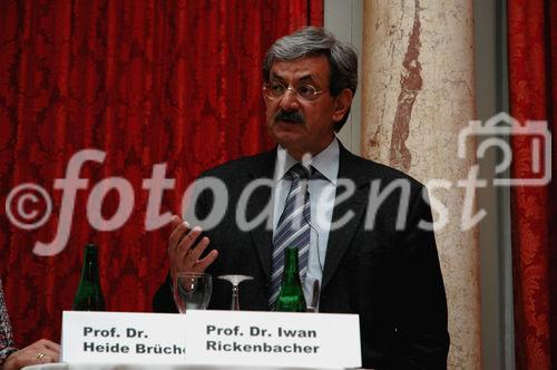 (C) fotodienst/ Marco Frauchiger - Bern 20.03.2006 – Präsentation der Resultate der vorgenommenen Studie und Roundtable-Gespräche im Berner Bellevue Palace. FOTO: v.l Prof. Dr. Iwan Rickenbacher (Kommunikationsberater).