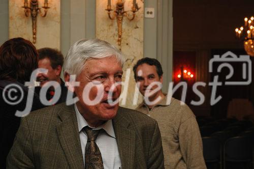 (C) fotodienst/ Marco Frauchiger - Bern 20.03.2006 – Präsentation der Resultate der vorgenommenen Studie und Roundtable-Gespräche im Berner Bellevue Palace. FOTO: Prof. Carl August Zehnder (ETH Zürich).