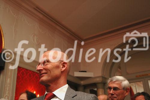 (C) fotodienst/ Marco Frauchiger - Bern 20.03.2006 – Präsentation der Resultate der vorgenommenen Studie und Roundtable-Gespräche im Berner Bellevue Palace. FOTO: Marius Redli (Direktor Bundesamt für Informatik und Telekommunikation, BIT).