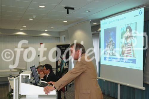 (C) fotodienst/ Marco Frauchiger - Biel 21.03.2006 – Bilanz-Medienkonferenz - Tornos Holding AG im Hotel Continental. Die Tornos-Gruppe bestätigt ihren Erfolg.  FOTO: Raymond Stauffer (CEO / Delegierter des Verwaltungsrates)