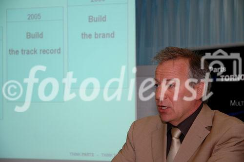 (C) fotodienst/ Marco Frauchiger - Biel 21.03.2006 – Bilanz-Medienkonferenz - Tornos Holding AG im Hotel Continental. Die Tornos-Gruppe bestätigt ihren Erfolg.  FOTO: Raymond Stauffer (CEO / Delegierter des Verwaltungsrates)