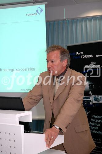 (C) fotodienst/ Marco Frauchiger - Biel 21.03.2006 – Bilanz-Medienkonferenz - Tornos Holding AG im Hotel Continental. Die Tornos-Gruppe bestätigt ihren Erfolg.  FOTO: Raymond Stauffer (CEO / Delegierter des Verwaltungsrates)