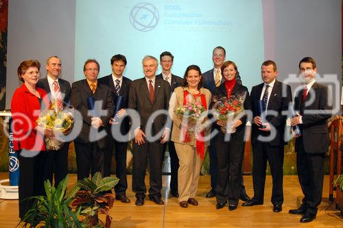 (C)fotodienst/Mag. Daniel Katzinger - Baden 09.05.2007
2007 wird der ECDL 10 Jahre „alt“. 
Foto v.l.: Gerlinde Einöder (Alge EDV), Dr. Michael Sturm (BFI), Prof. Ing. Wolfgang Schaffer (bit), Peter Krippl (WIFI), Prof. Dipl. Ing. Dr. Gerald Futschek ( ECDL), Mag. Rupert Lemmel-Seedorf (ECDL), Sandra Koppanyi, Florian Kragulj, Claudia Schwinghammer, CEO Damien O Sullivan, Christoph Alge